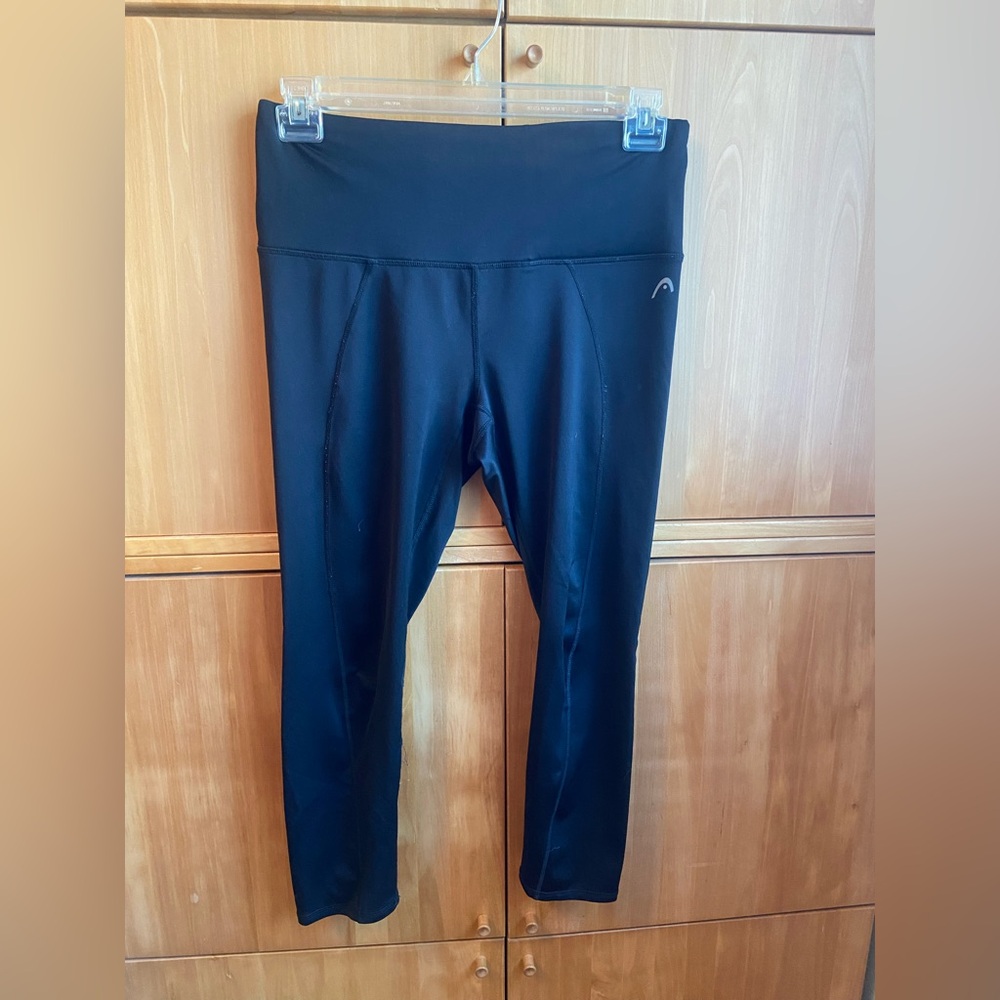 Head Black Leggings with High-Waisted Design and Moisture-Wicking Fabric